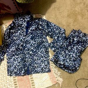 MUST SEE 👀👀 starburst SILK VICTORIA SECRET pajamas set